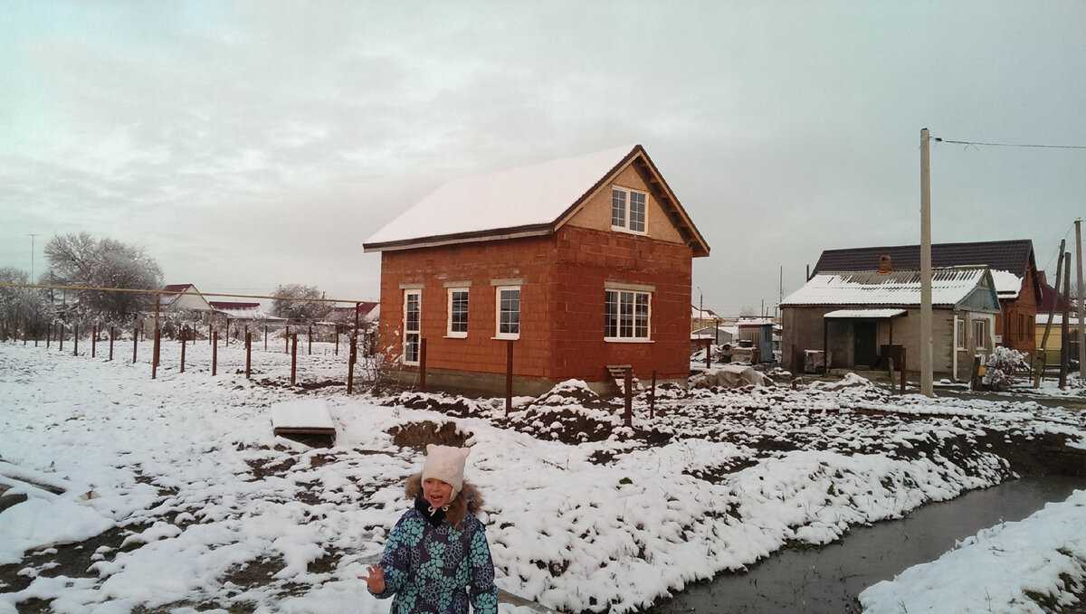 Взяли в кредит 430 000 рублей, чтобы построить маленький дом: рассказываю, что из этого вышло