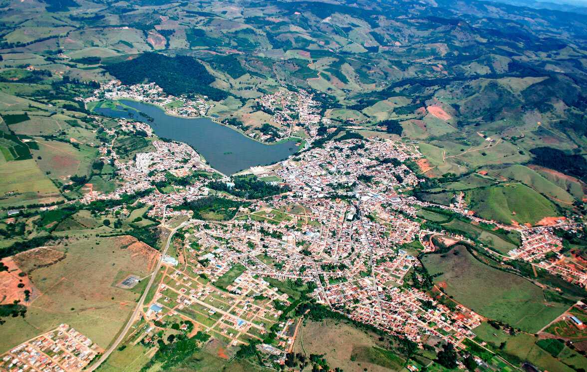 Ми́нас-Жера́йс (Minas Gerais) - один из наиболее промышленно развитых штатов Бразилии, относится к региону Юго-Восток