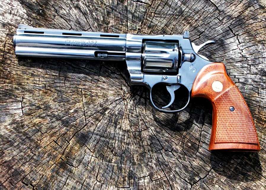 Colt Python 357 (Фото носит иллюстративный характер)