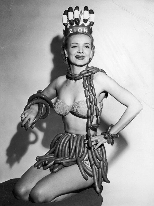 «Сосисочная королева», 1955 год