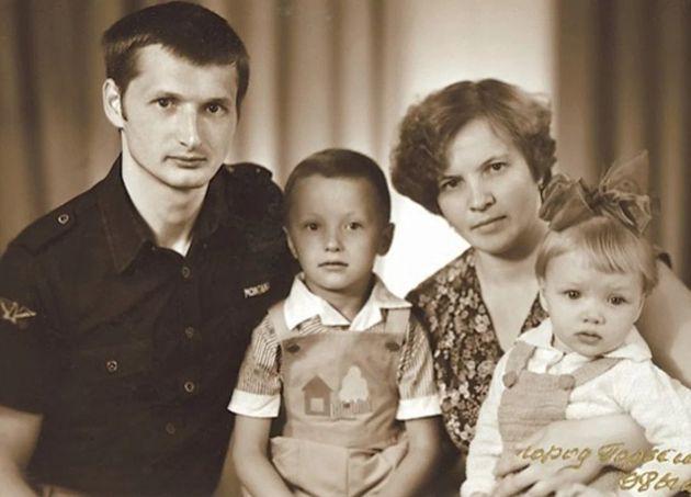 Екатерина Вилкова с родителями и братом