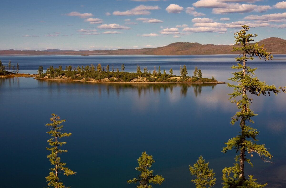 Летом это очень красивое озеро/ © yakutiamedia.ru