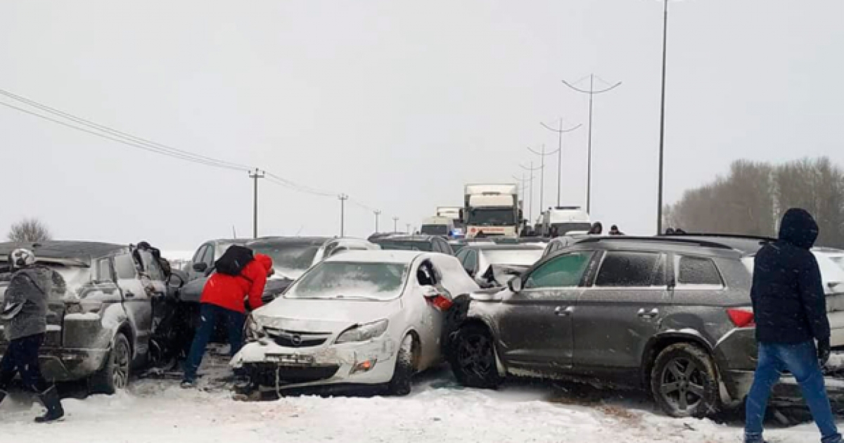 Как избежать ДТП на зимней дороге? Советы учителя физики, уцелевшего в аварии на 118 машин на трассе М4 под Тулой